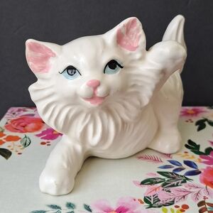 Vtg MCM Lefton White China Cat Playful Pretty Persian Kitty Figurine 6" x 4"